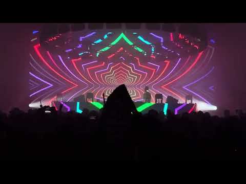 ‪LSZEE night two at Echostage featuring @lsdream & @CloZeeOfficial