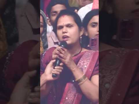 गुरु जी देवी का भजन हम करते हैं देवी पड़ोसियों पर जाती है😅😂 #aniruddhacharyaji #katha #short