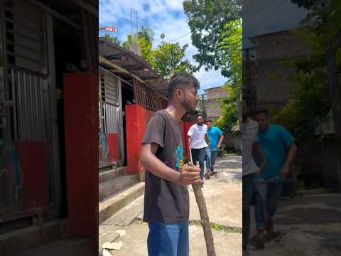 মন্দিরের সামনে লাঠি নিয়ে দাঁড়িয়ে আছে কেনো