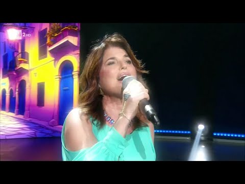 Monica Sarnelli canta "Voglio parla' cu tte" - Rai Radio Live Napoli 20/08/2024