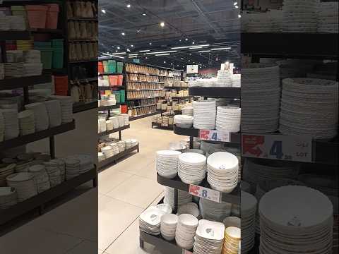 Saudi Arab ka दुकान में हर एक चीज में लगा देख सकते हैं वीडियो में #quranaudio #surahnames #quran