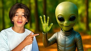 ¿OVNIS en el Bosque? Dani y Evan encuentran Aliens!!