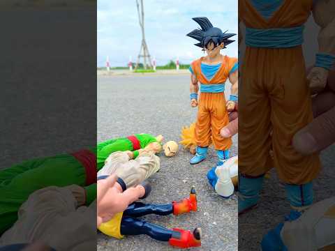 Goku was one step too late and all his teammates fell down #goku #dragonball #shortvideo