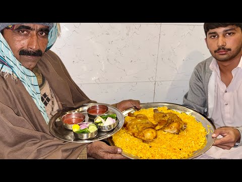 Famous Arabic Dish Laham Mandi eating Dinner