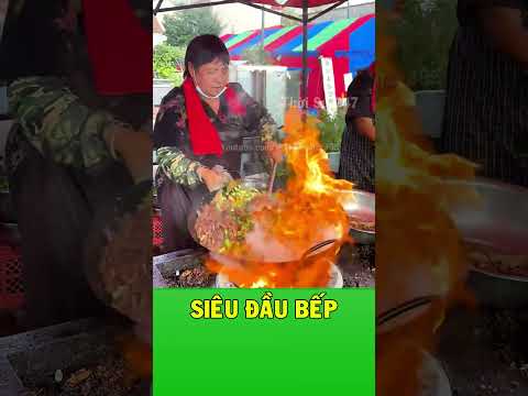 Bà đầu bếp đám cưới khiến cả làng trầm trồ
