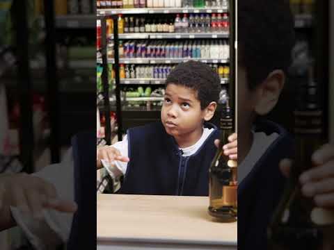 À 8 ANS, IL TRAVAILLE AU SUPERMARCHÉ 🤯