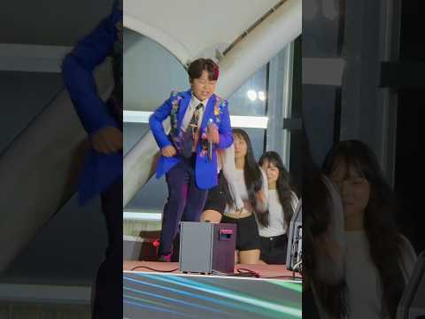 이쁜의상 입고 사뿐사뿐 등장하는 순간 이건 못참지#황민호#황민호퇴근길 #트로트 #미스터트롯2 #현역가왕2# 트롯신동 #황민호슈돌 #트롯