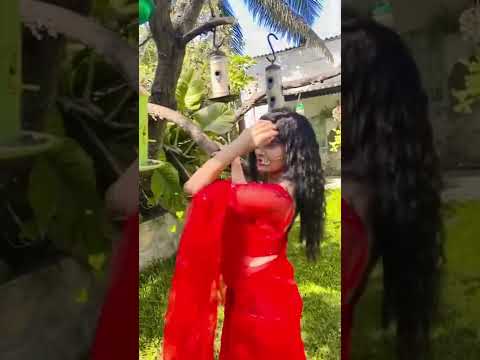 Puffing the grace with the red | Yukti Kapoor ❤️