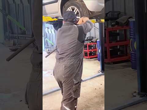 この人は整備士になるべきではないですね 🫣 🚗