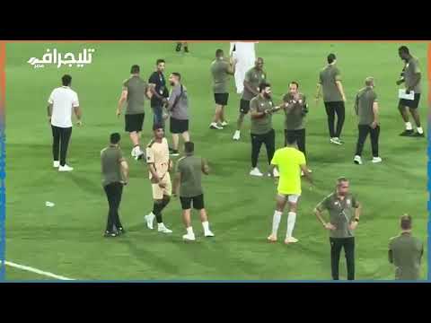 احتفالات لاعبي الزمالك مع الجمهور بعد التأهل إلى نهائي السوبر المصري