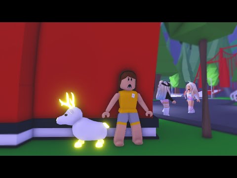 She Disguised as a NOOB to TEST her FRIENDS Until She Discovered Something! (Roblox Adopt Me)
