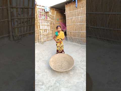 अचानक एक लड़की को एक औरत ने पकड़ा 😭🙏#viralvideo #youtubeshorts #ytviral