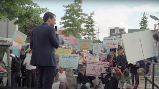 Aktion "Warteschlange" vor dem Bundestag