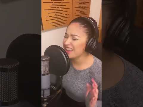 Mountain 🏔 Dove 🕊Emoji’s only pls @ReinaMar Love it! 🎹 #sing2piano #CalumScott #YouAreTheReason