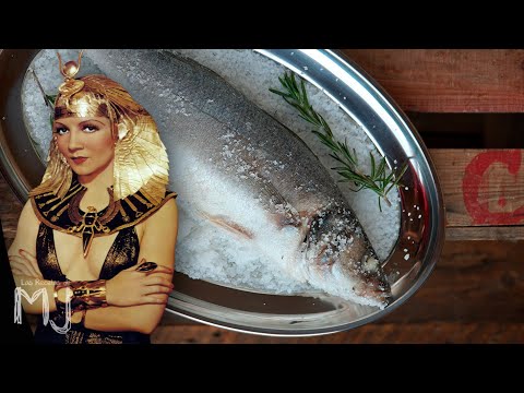 ASÍ COMÍA CLEOPATRA | Lubina a la sal y el hummus original