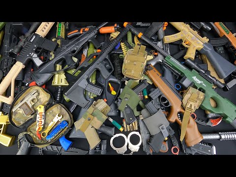 Black And Beige Airsoft Pistols, Realistic Guns, Beretta M-92, Glock 18, 19 And Alpha BLE-001 Guns