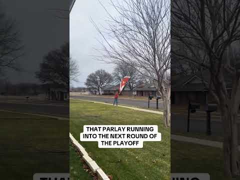 Texas took the W, and this fan took off 🏃♂️💨 #Parlay #Texas #CFB