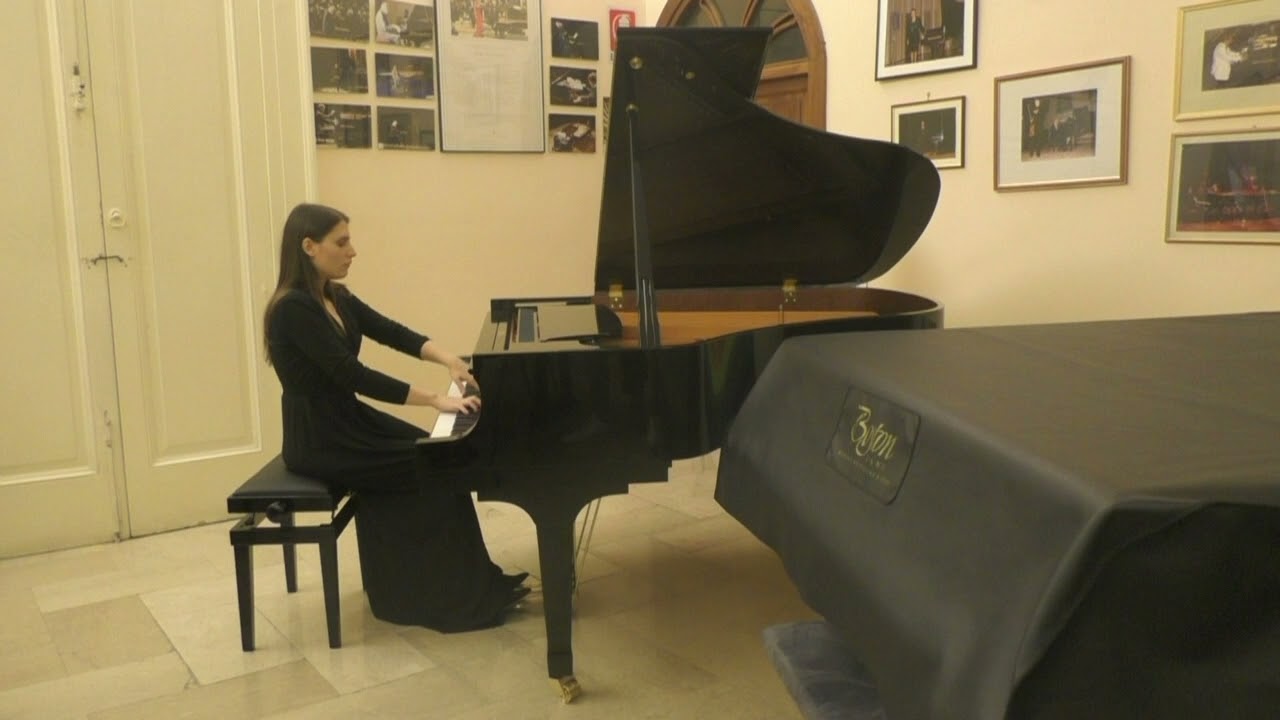 Laura Licinio Pianist