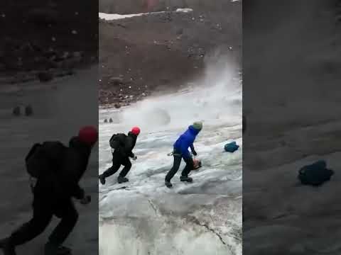 Don't take any unnecessary risk in adventure without guide!Everyone is safe in this video.#travel