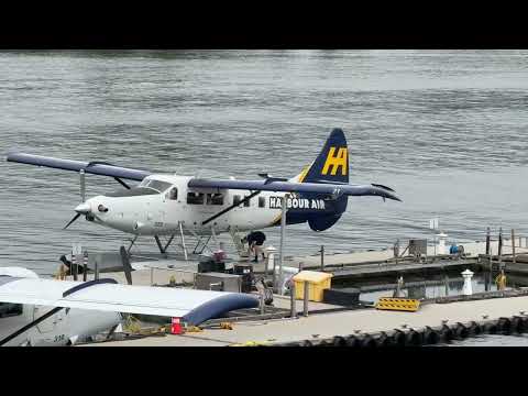 Planespotting Seaplanes taking off and landing in Vancouver Canada