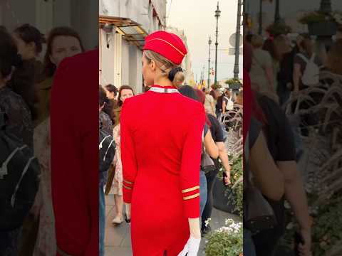 I catch the surprised glances of passers-by in St. Petersburg @uniform.teamline #reaction
