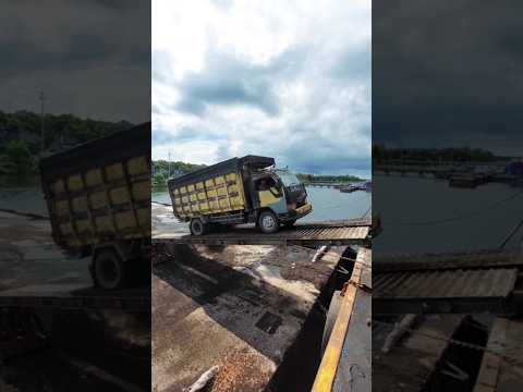 ngeri tempat bongkar truck ini