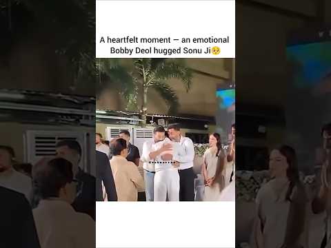 How lovingly Sonu Ji hugged both of them together🥺|| #sonunigam #dharmendra #bobbydeol #viral #love