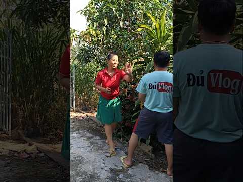 lucky guy and lucky girl 😛🤣 #커플 #웃긴 #반바지 #더블로그 #단편 #funny #couple #shorts #duvlog