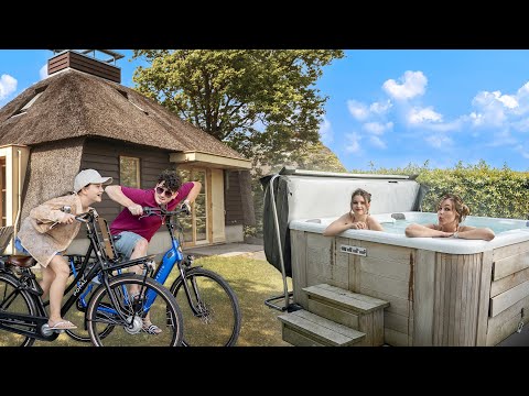 WIJ GINGEN op VAKANTIE naar de ZEE! - Vakantievlog CreaChick