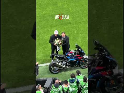 🦅 BEŞİKTAŞ, DERBİ ÖNCESİ TOPRAK RAZGATLIOĞLU’NU ONORE ETTİ - #toprakrazgatlıoğlu #motogp