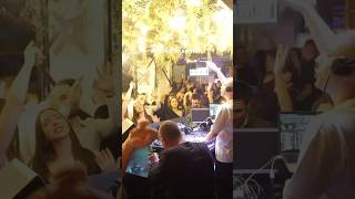 Plavi Orkestar, ali u drugoj boji. 🎨