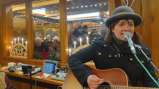 Frau Elfi und Herr Bodo auf dem Weihnachtsmarkt