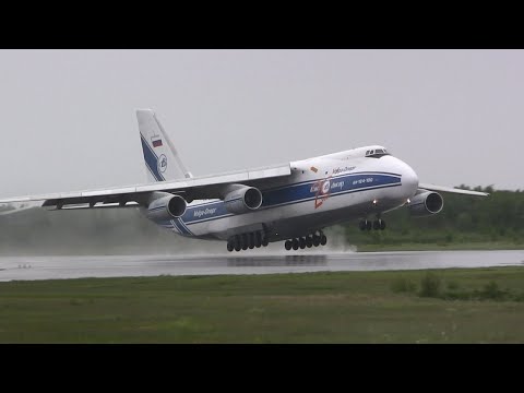 Antonov 124-100 Ruslan - Takeoff & Landing