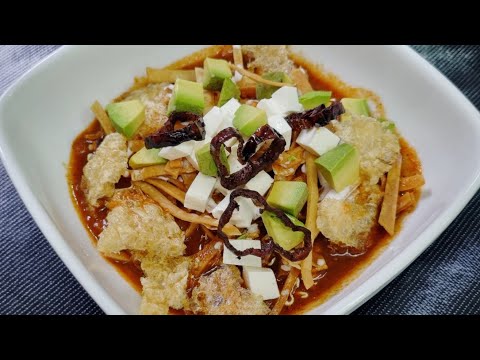 Sopa de Tortilla  o Sopa Azteca Tesoro de la Cocina Mexicana | Comiendo Rico y Facil