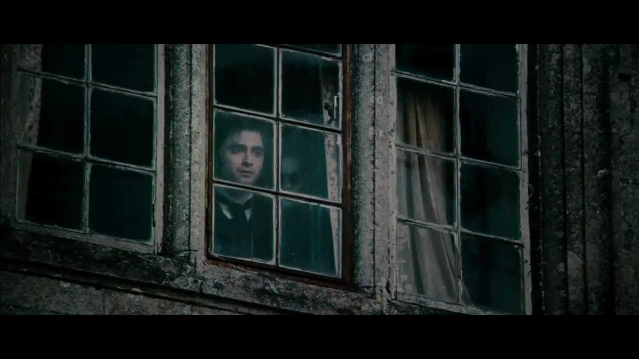 The Woman in Black trailer thumbnail