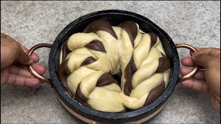 esse e o famoso pão de rei, super fofinho e ja sai recheado do forno