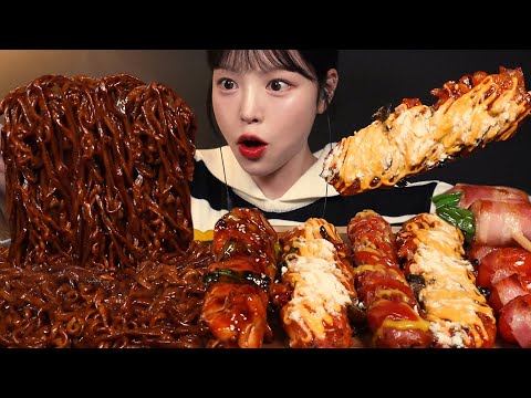 SUB)꾸덕촉촉 짜파게티에 매운 치즈 닭꼬치 먹방! 대왕소세지 베이컨말이까지 짜왕 꿀조합 리얼사운드 Jjajang Ramyeon Mukbang Asmr