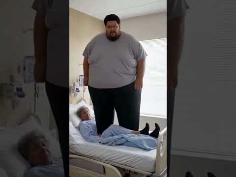 "Caught on Camera: Bed Splits in Half During ‘Therapy’ 😱➡️😂 (Staged)"