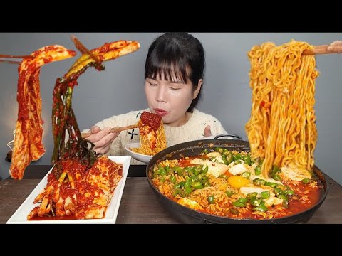 매운먹방♡ 얼큰하게 매운 순두부 열라면🍜실비김치들, 밥도 말아서🍚 라면 먹방Spicy ramyeon, kimchi eating show. ASMR