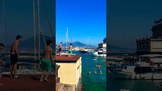 #napoli #schorts #vesuvio #travel #partenope #youtube #scugnizzi#panorama#perte #borgomarinari#mare