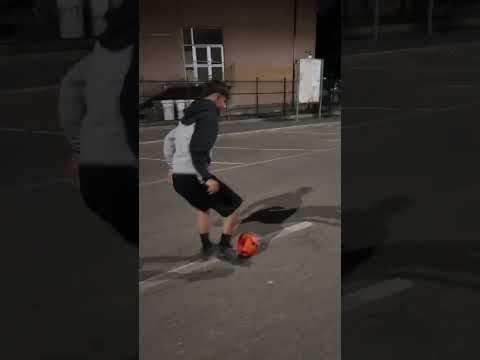 il bro capisce male le dritte del mister.. 😅 video by IG= giunta.20099 , tommy_dfl ,mattia.garoo