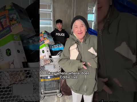 Police officers Help Homeless Lady Get A Second Chance!