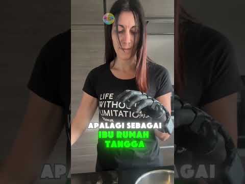 Ibu ini tetap bernuang meski tangannya digantikan robot 😯‼️ #robot #sedih #videoviral