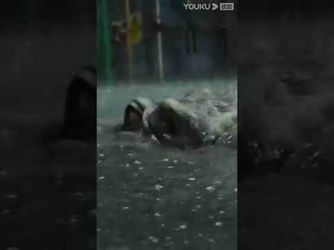 "تسونامي مجنون"｜Crazy Tsunami｜تحت الماء المظلم ، تهاجم التماسيح الآكلة للإنسان بهدوء!｜YOUKU