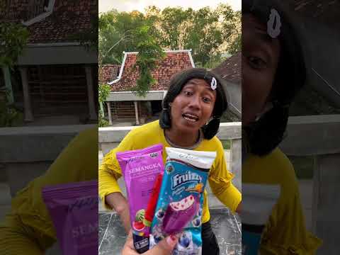 Nyanyi sound horeg sambil makan es krim