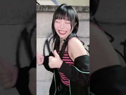 立ち上がると思ってなくてカメラマン焦ってたやつ