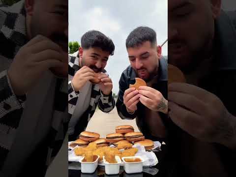 #cooking #food #burger #homemadeburger #eatburger #foodshorts #eat #funny #easyfoodtomakeathome