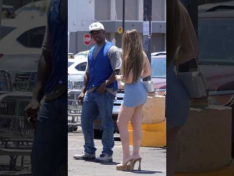 Walmart employee exposes gold digger 🛒