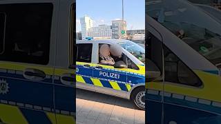 Ich erzähle der Polizei wo es gute Currywurst gibt