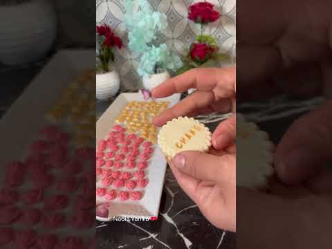 طريقة تزيين صابلي الزيادة وكتابة الاسم روعة👌🔥 #حلويات #شورت #اكسبلور #ترند